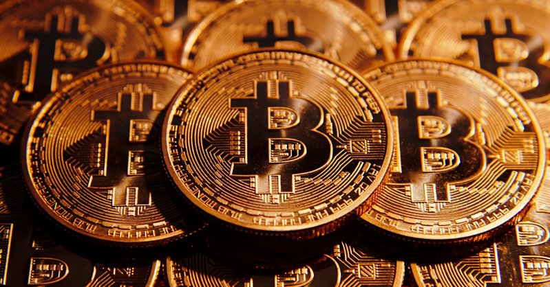 МВФ увидел опасность в признании биткоина национальной валютой