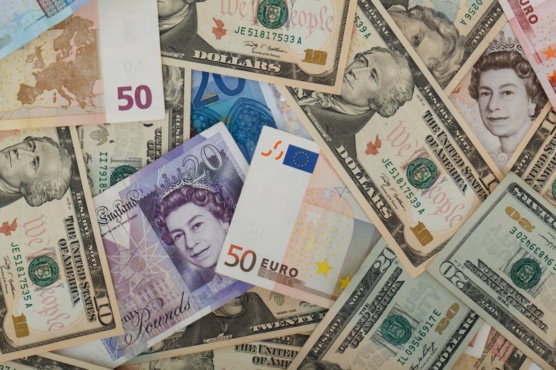 Центробанк установил курсы валют на 21 июля