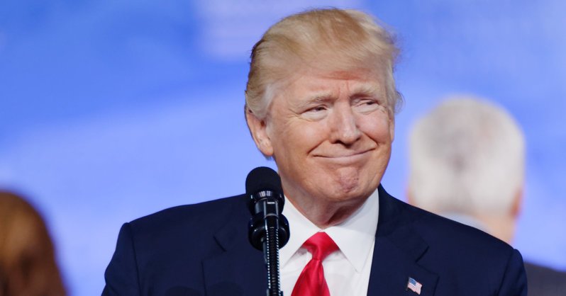 Трамп решил подать иск против Facebook, Twitter и Google