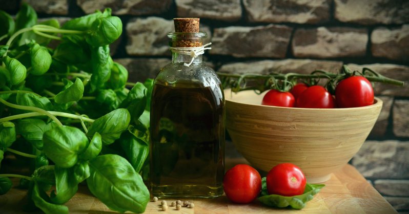 Как выбрать полезное и качественное оливковое масло