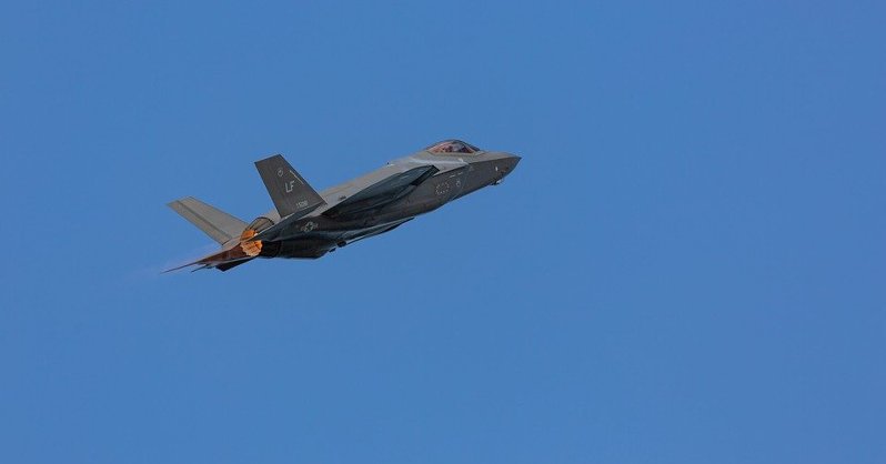 Пентагон улучшит двигатели истребителей F-35