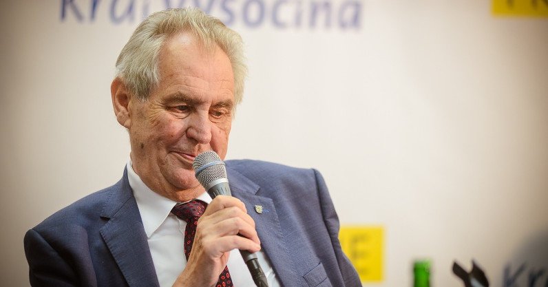 Президент Чехии попал в больницу