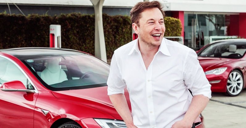 Илон Маск объявил о переносе поставок Tesla Roadster