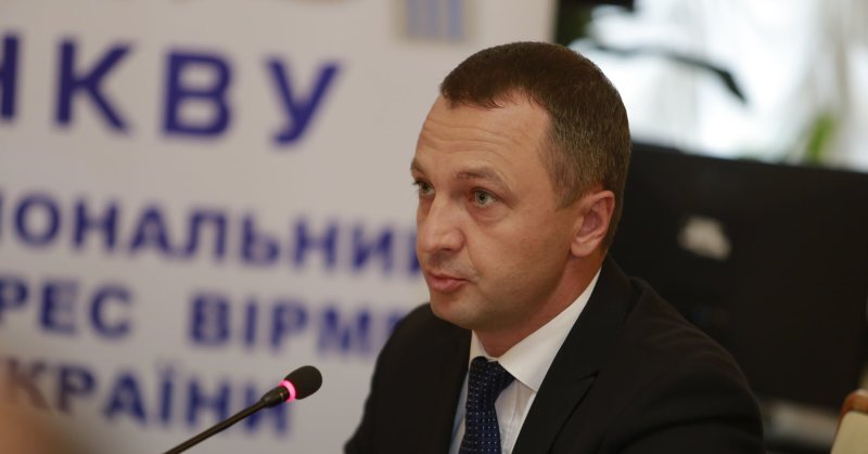 Омбудсмен назвал отказ от кириллицы угрозой нацбезопасности Украины