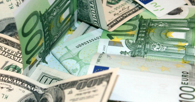 Доллар США дешевеет относительно основных мировых валют