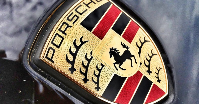 Porsche будет продавать экологически чистый бензин