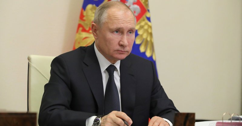 Путин назвал срок закачки газом второй нитки "СП-2"
