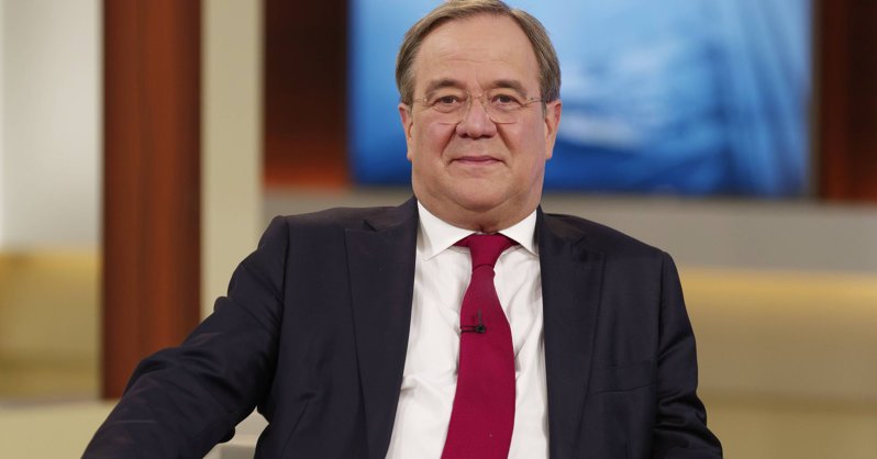 Преемник Меркель покидает пост главы партии