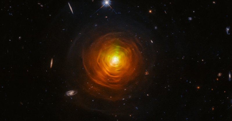 Hubble удалось заснять умирающую звезду