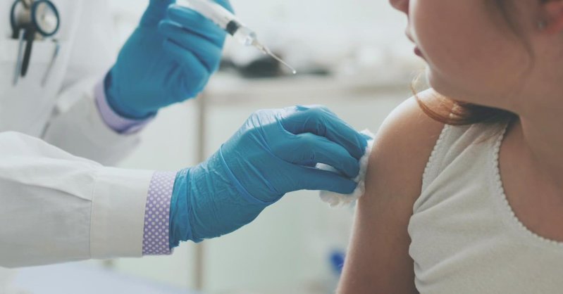 В Pfizer заявили о безопасности и эффективности COVID-вакцины для детей