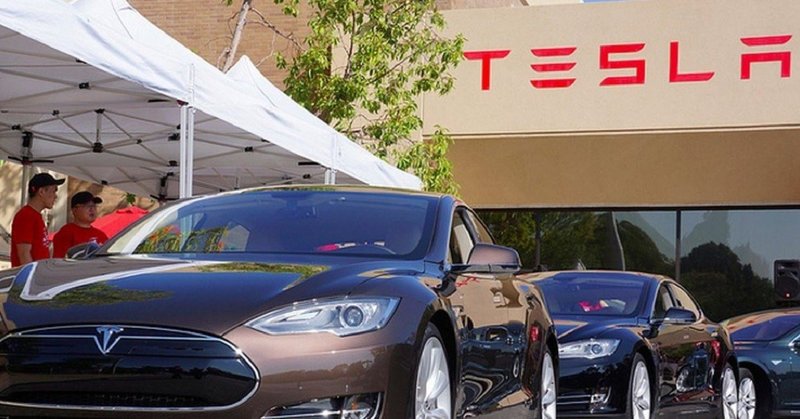 Акции Tesla резко подешевели