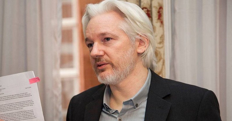 Основателю WikilLeaks Ассанжу разрешили жениться в тюрьме
