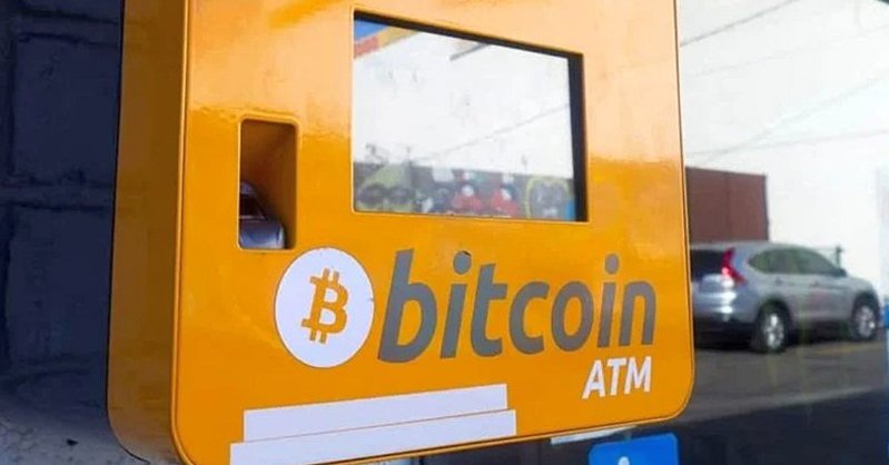 В Барселоне на глазах у толпы украли Bitcoin-банкомат