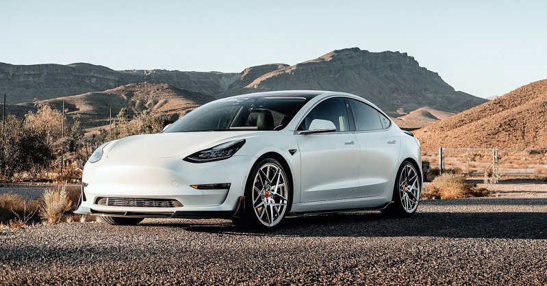 Tesla начала продавать электромобили со старыми аккумуляторами