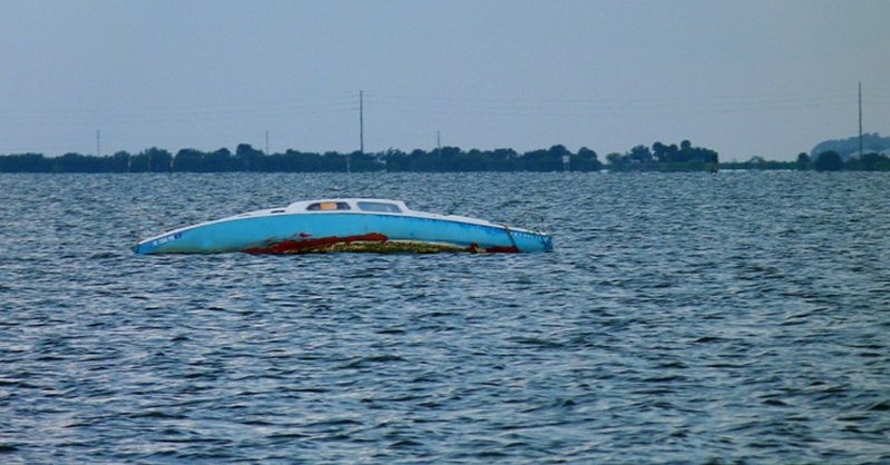 В Нигерии перевернулась лодка со школьниками, погибли десятки детей