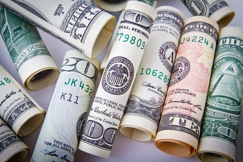 Центробанк установил курсы валют на 9 декабря