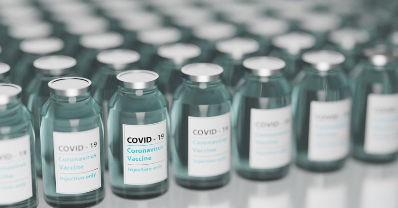 Ученые оценили эффективность Pfizer и Coronavac против штамма "Омикрон"