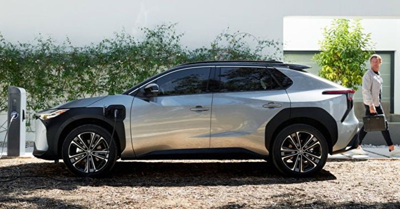 Toyota все-таки решилась прекратить продажи машин с ДВС
