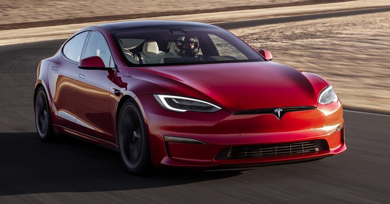 Tesla обновила Model S