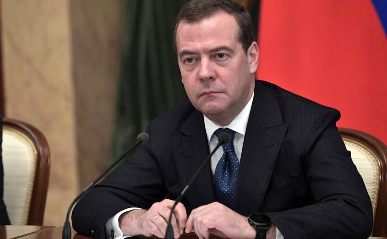 Медведев оценил шансы начала эксплуатации "Северного потока-2"