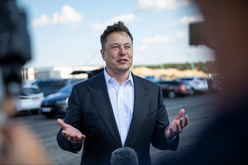 Илон Маск ответил на жалобы российских владельцев электромобилей Tesla