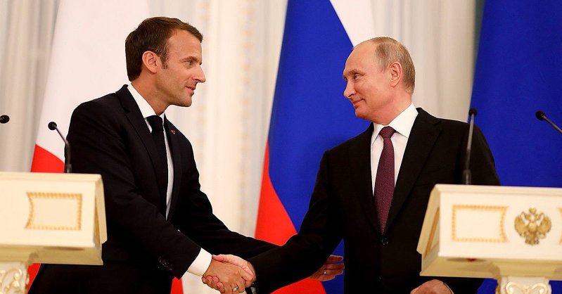 Макрон намерен выработать с Путиным "исторические решения"