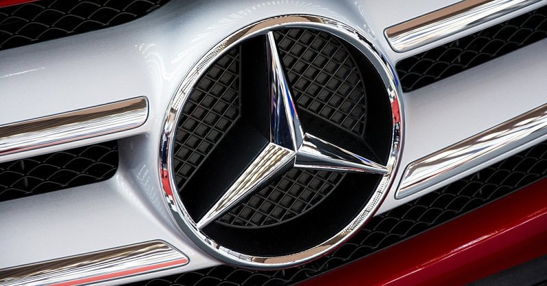 Производитель Mercedes-Benz сменил название