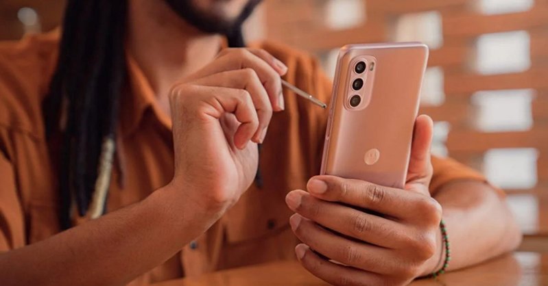 Motorola выпустила бюджетный смартфон с поддержкой стилуса