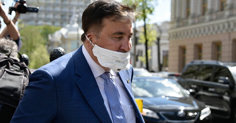 Саакашвили требует от грузинских властей лечения заграницей