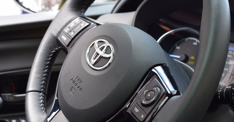Прибыль Toyota упала на фоне сокращения производства