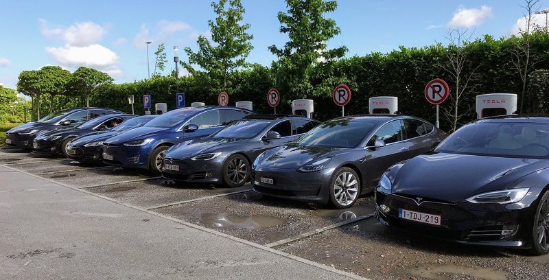 Tesla выпустила электромобиль для своих сотрудников