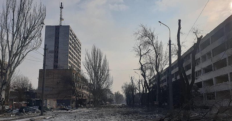 Глава Евросовета Мишель попросил Путина организовать гуманитарные коридоры из Мариуполя