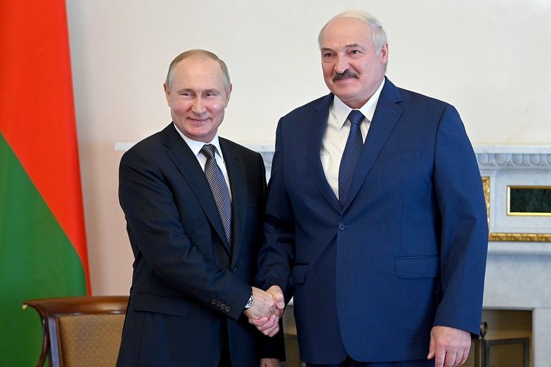 Лукашенко и Путин встретились и направляются на космодром "Восточный"