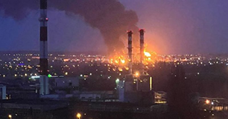 Пожар на нефтебазе в Белгороде, жителей нескольких улиц эвакуируют