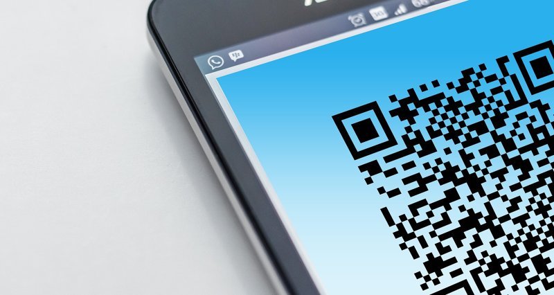 Водителям разрешат предъявлять права и ОСАГО в виде QR-кода
