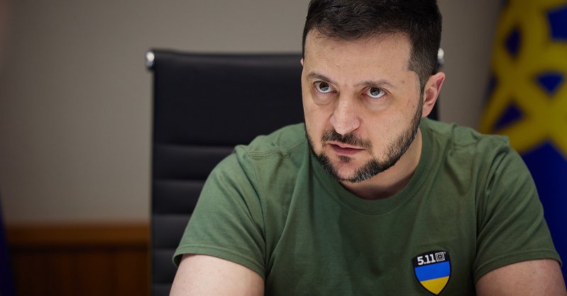 Зеленский поддержал петицию о введении визового режима для россиян