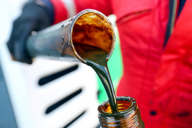Рост стоимости нефти марки WTI остановился на уровне $100 за баррель
