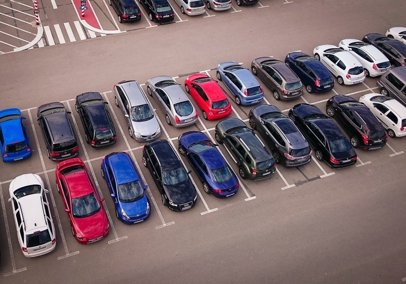 В России закрылось 100 дилерских автоцентров с апреля