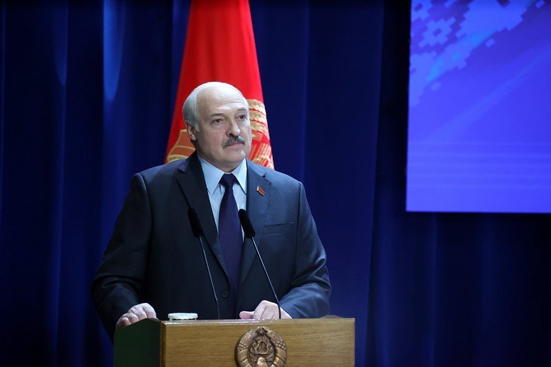 Лукашенко заявил о беспрецедентной угрозе для Белоруссии