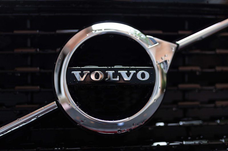 Volvo уволит часть сотрудников в России