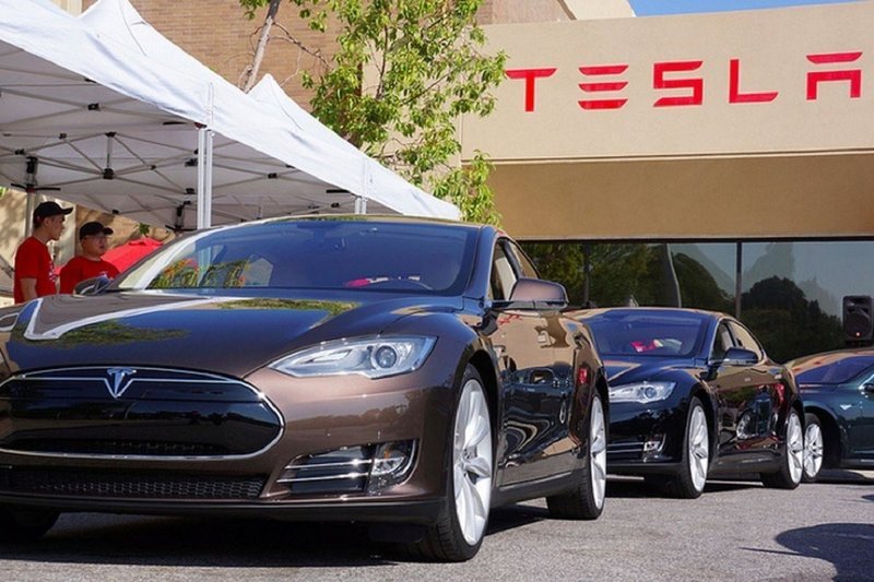 Tesla сократила производство электромобилей во втором квартале