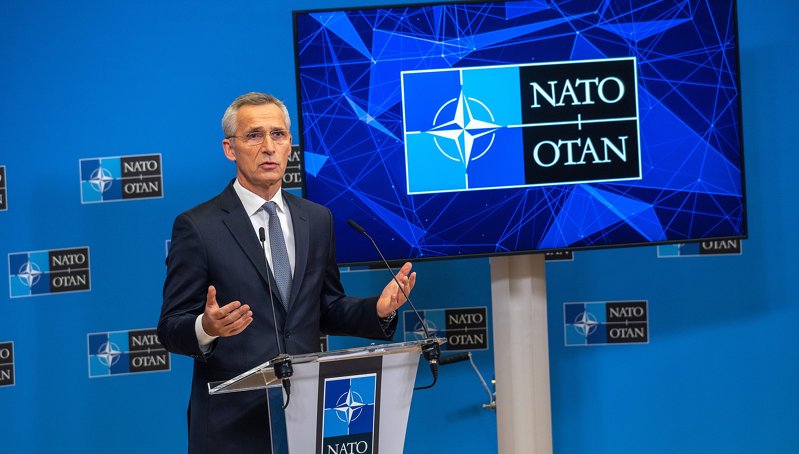 Столтенберг предупредил Европу о расплате за оказание помощи Украине