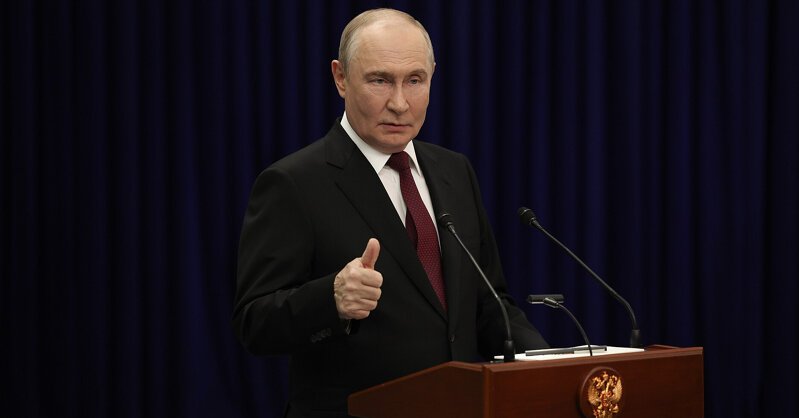 Путин усилил контроль за вывозом наличных из России