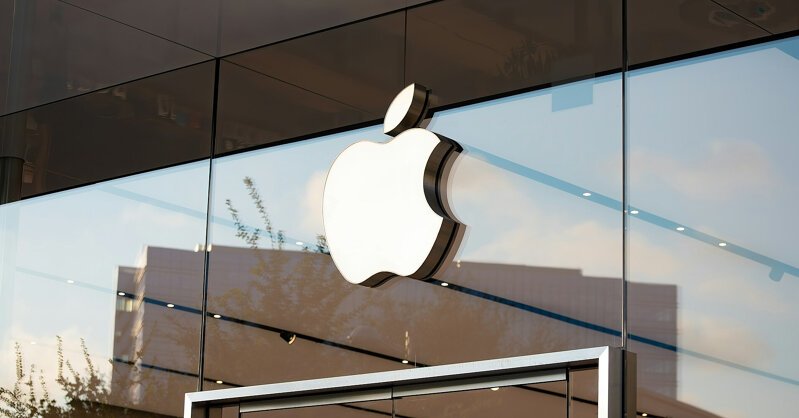 Apple пересматривает управленческую модель после смены руководителя - Bloomberg