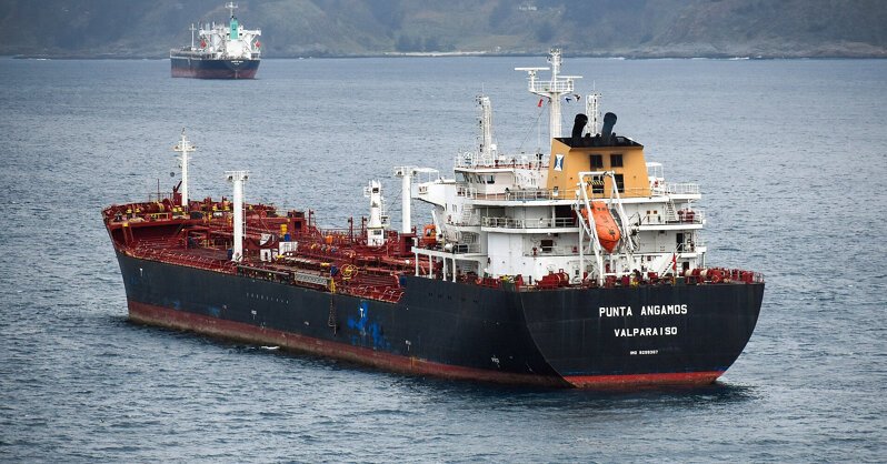Нефть снова приблизилась к ценовому максимуму, несмотря на увеличение поставок с Ближнего Востока