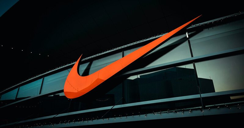 Nike запускает новую волну сокращений после ухудшения прогноза продаж
